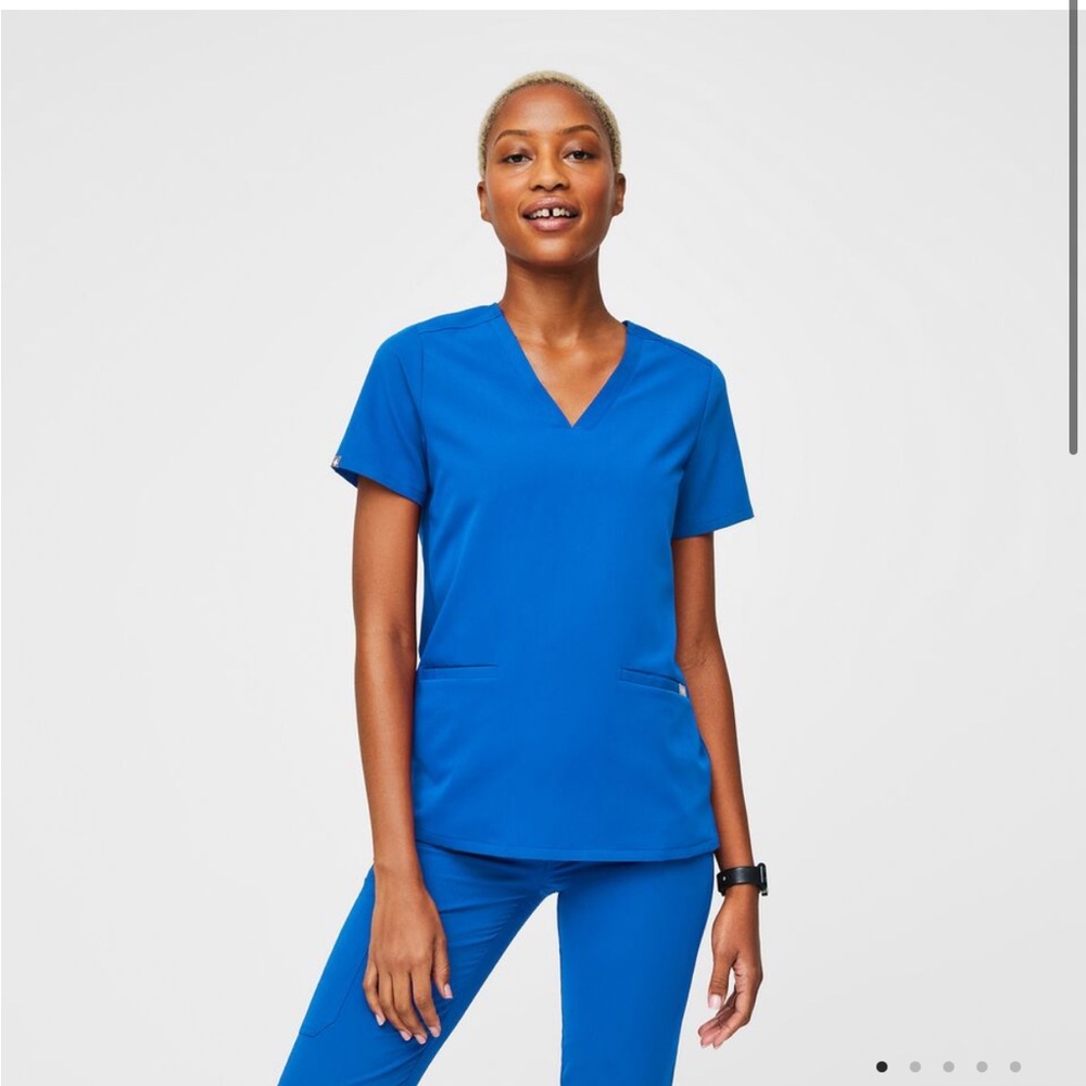 Figs Casma Three-pocket scrub top Royal Blue